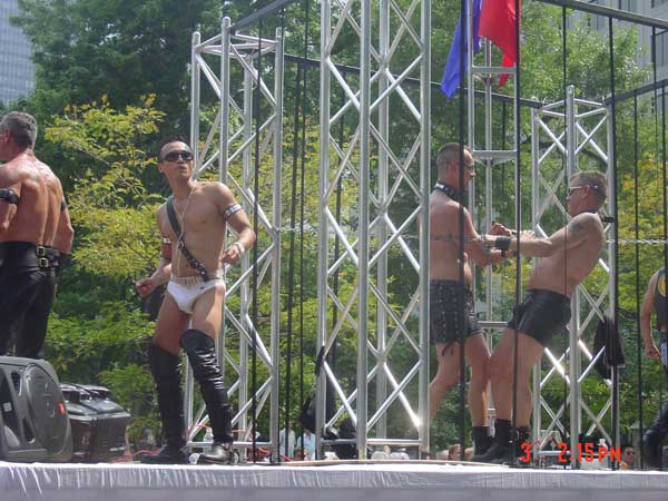 gayparade25.jpg